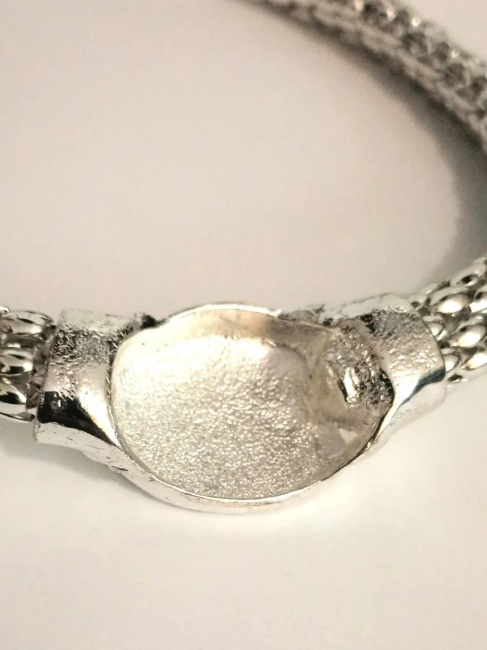 Magnetic Omega Mesh Collar Necklace 18